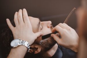 理容師免許を取得する方法は？国家試験の内容から理容師の就職先まで徹底解説